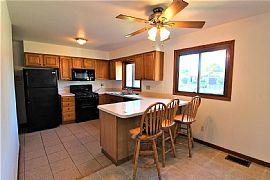 Beautiful 5 Bedroom in Columbus, OH (Photo 7 of 12)