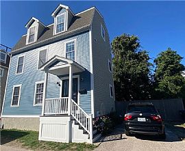 5 Sharon Ct, Newport, Ri 02840 in Newport, RI