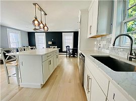 5 Sharon Ct, Newport, Ri 02840 in Newport, RI (Photo 3 of 6)