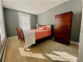 5 Sharon Ct, Newport, Ri 02840 in Newport, RI (Photo 4 of 6)