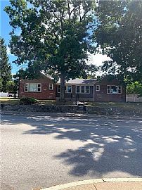 654 East Ave, Pawtucket, Ri 02860 in Pawtucket, RI
