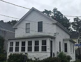 87 Van Zandt Ave, Newport, Ri 02840 in Newport, RI