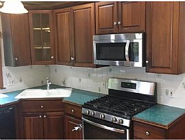 87 Van Zandt Ave, Newport, Ri 02840 in Newport, RI (Photo 2 of 10)