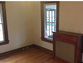 87 Van Zandt Ave, Newport, Ri 02840 in Newport, RI (Photo 6 of 10)