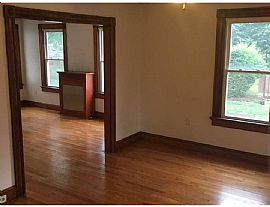 87 Van Zandt Ave, Newport, Ri 02840 in Newport, RI (Photo 8 of 10)