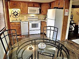 Charming Apartment For Sale in Memphis, TN (Photo 3 of 9)