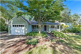 209 Vineyard Rd, Hamden, Ct 06517 in Hamden, CT