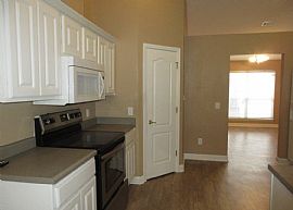 700 Buoy Dr, Pensacola, Fl 32507 in Pensacola, FL (Photo 4 of 12)