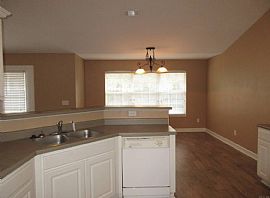 700 Buoy Dr, Pensacola, Fl 32507 in Pensacola, FL (Photo 6 of 12)