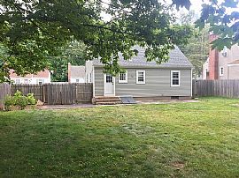 66 Ardmore Rd, Manchester, Ct 06040 in Manchester, CT (Photo 11 of 12)