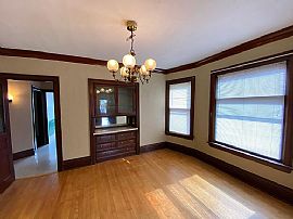 2574 S Williams St, Milwaukee, Wi 53207 in Milwaukee, WI (Photo 6 of 8)