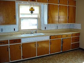 7728 10th Ave, Kenosha, Wi 53143 in Kenosha, WI (Photo 4 of 12)