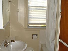 7728 10th Ave, Kenosha, Wi 53143 in Kenosha, WI (Photo 6 of 12)