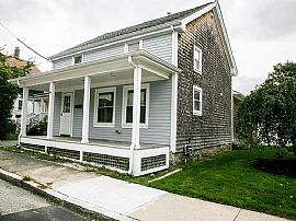 15 Grafton St, Newport, Ri 02840 in Newport, RI (Photo 3 of 10)