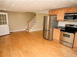 15 Grafton St, Newport, Ri 02840 in Newport, RI (Photo 5 of 10)