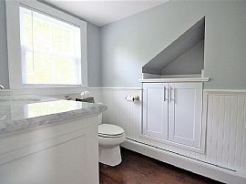 140 Greene Ln, Middletown, Ri 02842 in Middletown, RI (Photo 4 of 12)