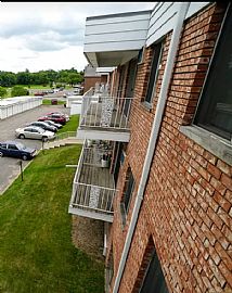 Charlton Estates, Apt 303, 1492 Charlton St, West Saint Paul, M in West Saint Paul, MN (Photo 2 of 11)