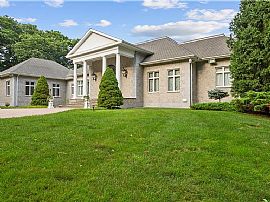 524 Tillinghast Rd, east Greenwich, Ri 02818 in East Greenwich, RI