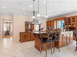 524 Tillinghast Rd, east Greenwich, Ri 02818 in East Greenwich, RI (Photo 4 of 12)