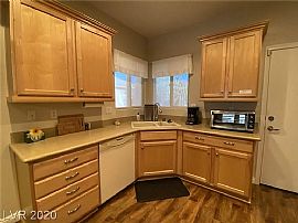 6138 Saddle Horse Ave, Las Vegas, Nv 89122 in Las Vegas, NV (Photo 5 of 12)