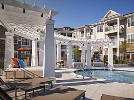 195 Waukegan Rd, Glenview, Il 60025  Tour in Glenview, IL (Photo 2 of 12)