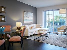 195 Waukegan Rd, Glenview, Il 60025  Tour in Glenview, IL (Photo 5 of 12)