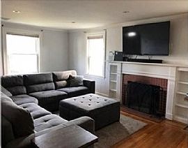 Charming 3 Bedroom Home  	 in Quincy, MA (Photo 4 of 5)