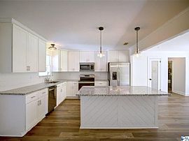 1013 Drake Ave Se, Huntsville, Al 35802 in Huntsville, AL (Photo 4 of 12)