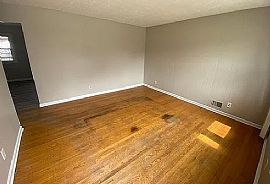 4111 Normie Ct/nice 3bedroom/1bath in Louisville, KY (Photo 3 of 10)