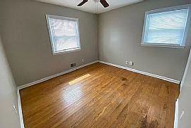 4111 Normie Ct/nice 3bedroom/1bath in Louisville, KY (Photo 4 of 10)