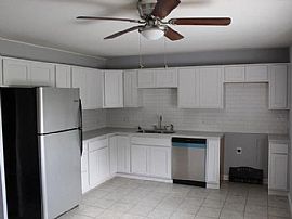 617 Park Dr, Greenwood, in 46143 Rent $700 and Dep $700 in Greenwood, IN (Photo 4 of 4)