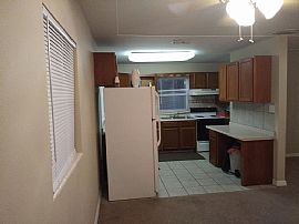 925 Lake Lure Loop W, Lakeland, Fl 33801 in Lakeland, FL (Photo 6 of 12)