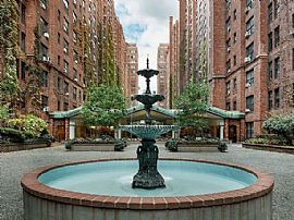 1 Spacious Bedroom in New York, NY (Photo 2 of 6)