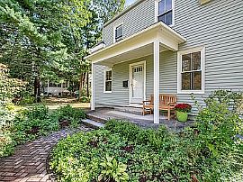 237 Middle Rd, Falmouth, Me in Falmouth, ME (Photo 5 of 6)