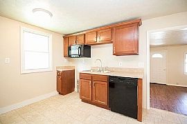 2628 Jutland St, Toledo, Oh 43613  Contact/me 2078081547   in Toledo, OH (Photo 5 of 12)