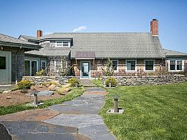 310 Indian Ave, Middletown, Ri 02842 in Middletown, RI