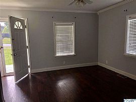 813 Oshaughnessy Ave Ne, Huntsville, Al 35801 in Huntsville, AL (Photo 2 of 8)