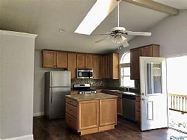 813 Oshaughnessy Ave Ne, Huntsville, Al 35801 in Huntsville, AL (Photo 6 of 8)