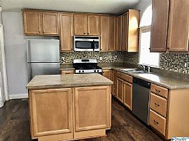 813 Oshaughnessy Ave Ne, Huntsville, Al 35801 in Huntsville, AL (Photo 7 of 8)