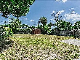 4215 57th Ave N, Saint Petersburg, Fl 33714 in Saint Petersburg, FL (Photo 6 of 9)