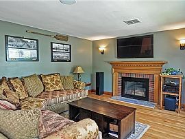 85 Union St, Warren, Ri 02885 in Warren, RI (Photo 5 of 9)