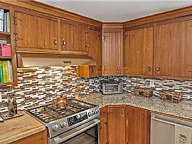 85 Union St, Warren, Ri 02885 in Warren, RI (Photo 8 of 9)