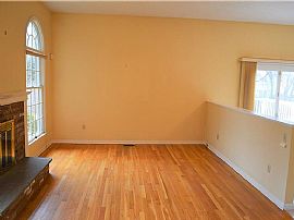 80 Howland Rd, East Greenwich, Ri 02818 in East Greenwich, RI (Photo 6 of 8)