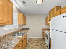 14950 Cambridge Ln, athens, Al 35613 in Athens, AL (Photo 2 of 7)