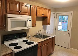 32 Bunce Dr, Manchester, Ct 06040 in Manchester, CT (Photo 5 of 12)