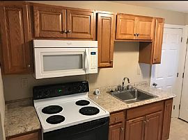 32 Bunce Dr, Manchester, Ct 06040 in Manchester, CT (Photo 6 of 12)