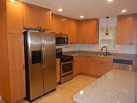 1403 Goddard Ave, Louisville, Ky 40204  Contact/me 2078081547   in Louisville, KY (Photo 5 of 9)