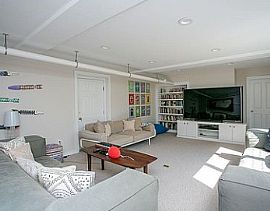 310 Indian Ave, Middletown, Ri 02842 in Middletown, RI (Photo 11 of 12)