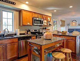 Peaceful Home For Rent: 42 Miller St, Middletown, Ri 02842 in Middletown, RI (Photo 2 of 2)