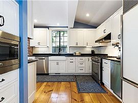 26 Thames St, Newport, Ri 02840 in Newport, RI (Photo 4 of 9)